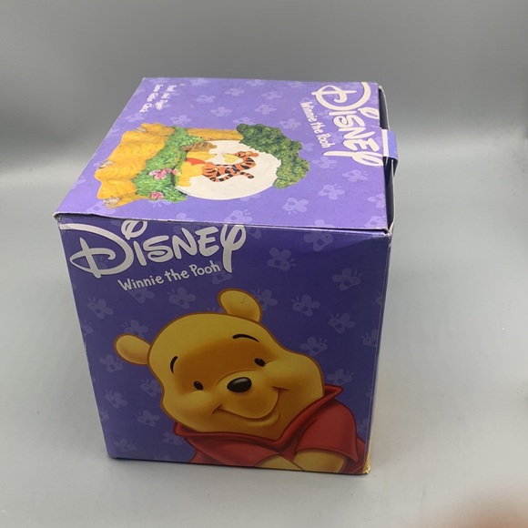 Disney's Winnie the Pooh & Tigger Glitter Snow Globe Clock Rumbly Tumbly Friends - Picture 8 of 11